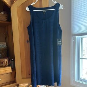 Simply Vera Verawang - NWT - Medium